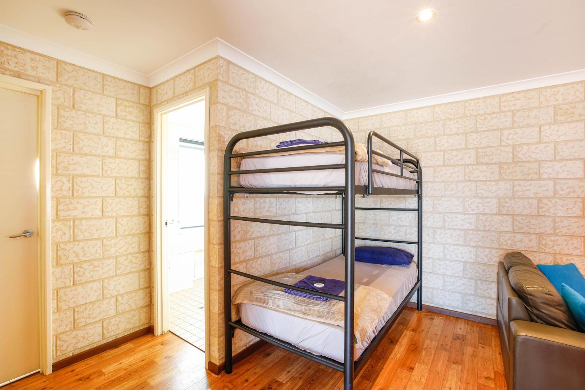 Kalbarri Tudor Holiday Park Экстерьер фото